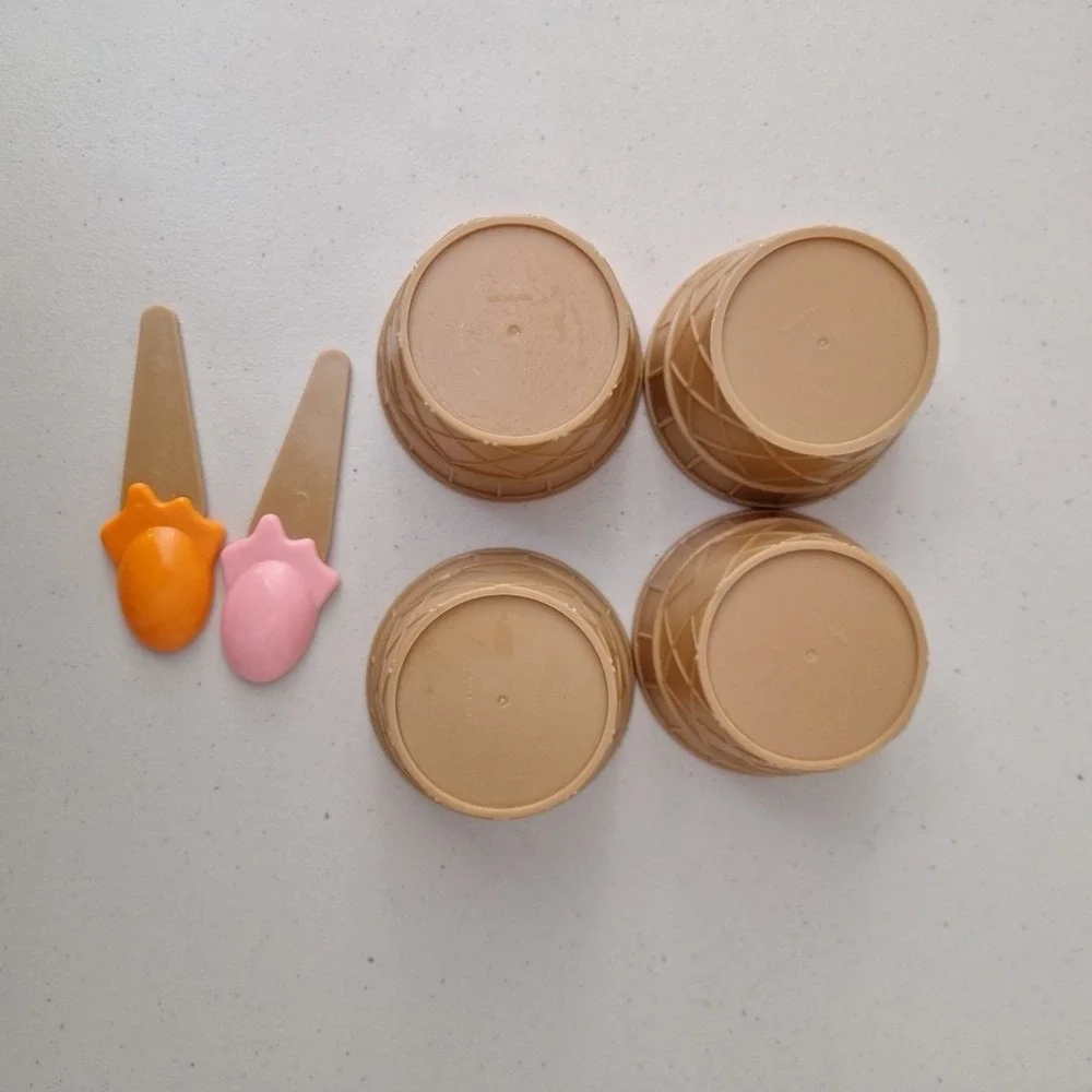 Vtg 90's 4 Colorful Matching Plastic Waffle Ice Cream Bowls & 2 Spoons
